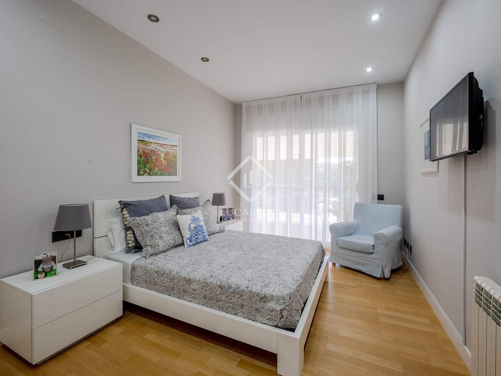 4 soveværelse Villa til salg i Teia med swimmingpool garage - € 1.690.000 (Ref: 9036022)