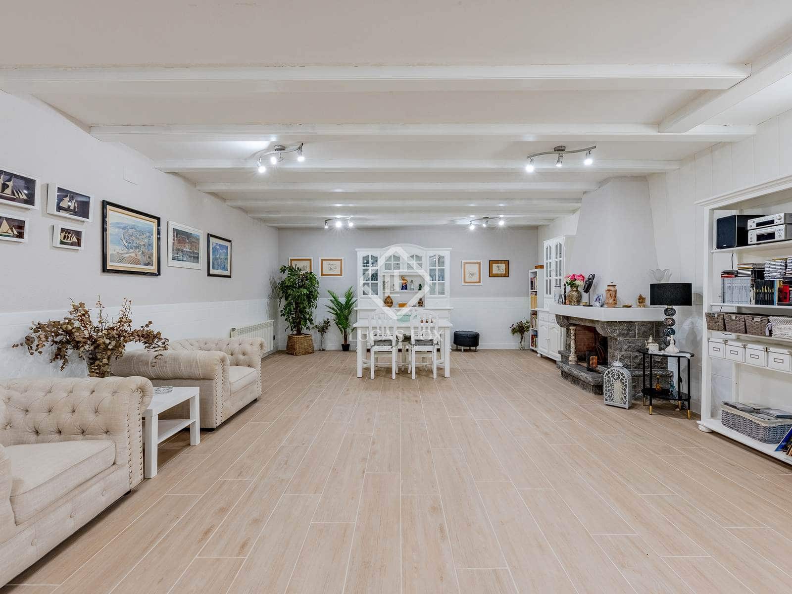 4 soveværelse Villa til salg i Teia med swimmingpool garage - € 1.690.000 (Ref: 9036022)