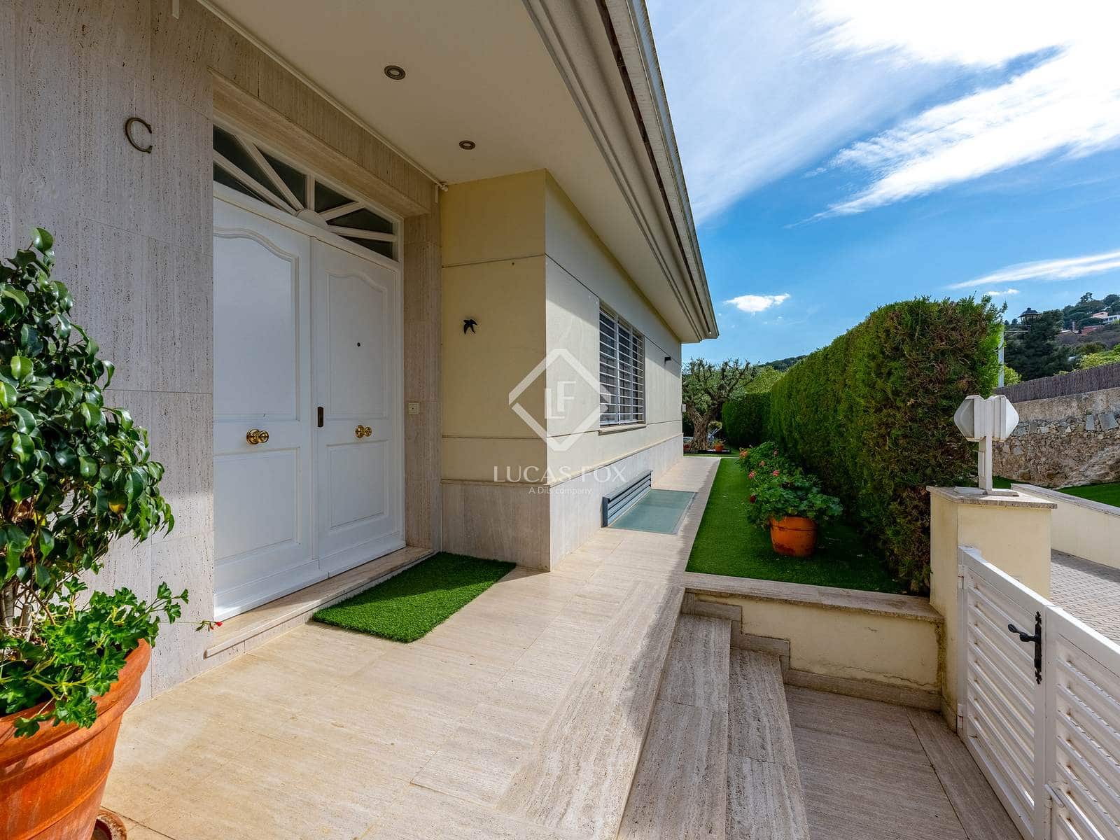 4 soveværelse Villa til salg i Teia med swimmingpool garage - € 1.690.000 (Ref: 9036022)