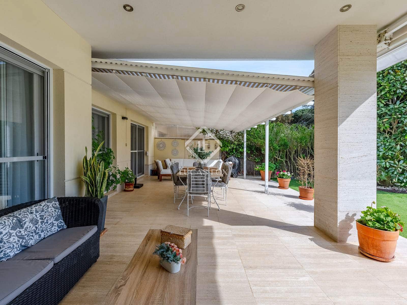 4 soveværelse Villa til salg i Teia med swimmingpool garage - € 1.690.000 (Ref: 9036022)