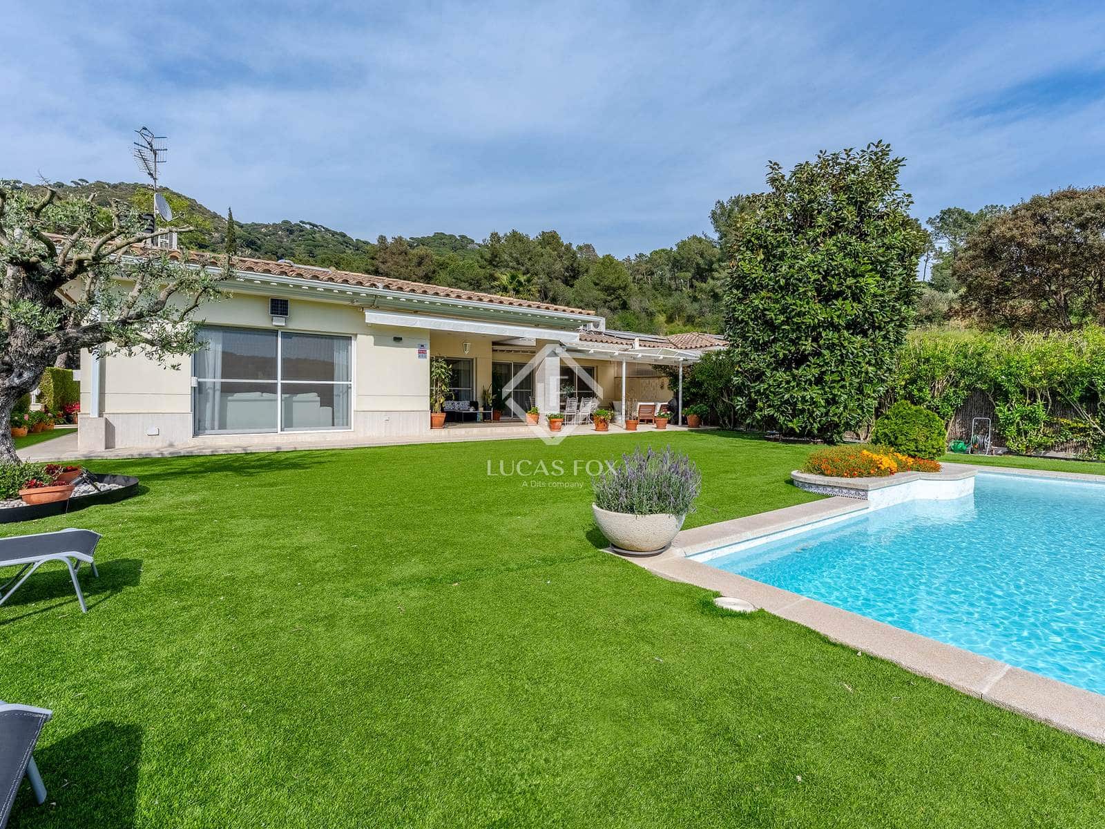 4 soveværelse Villa til salg i Teia med swimmingpool garage - € 1.690.000 (Ref: 9036022)