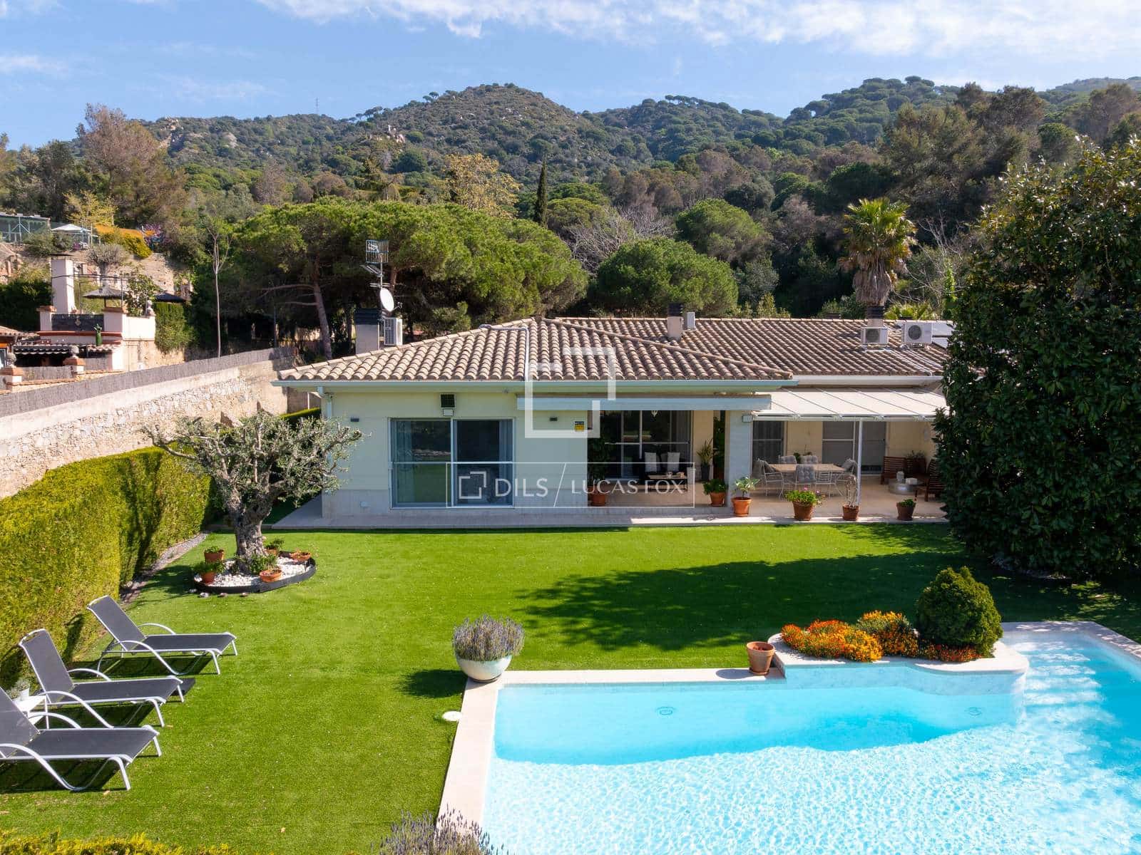 4 sypialnia Willa na sprzedaż w Teia z basenem garażem - 1 690 000 € (Ref: 9036022)