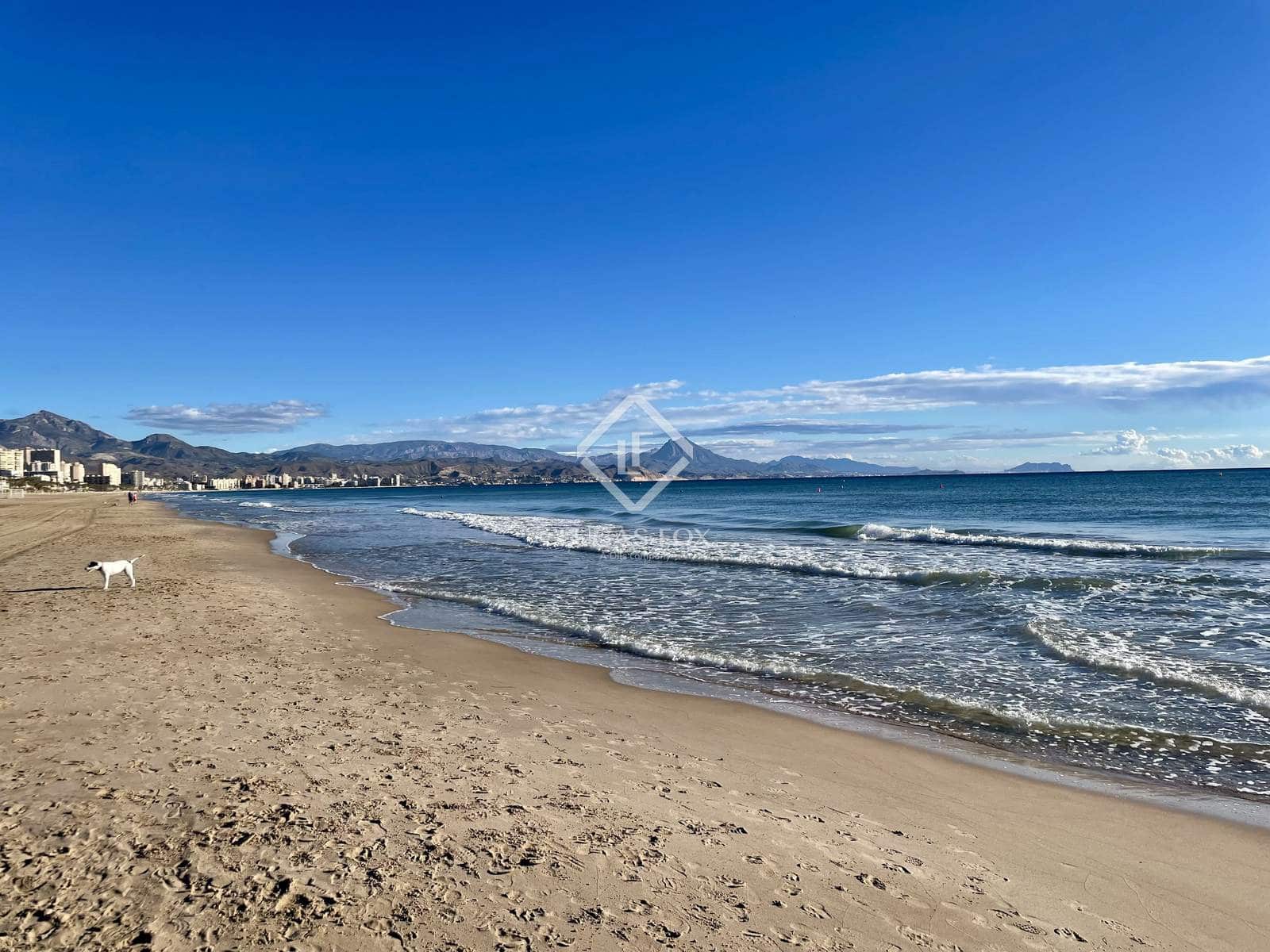 2 slaapkamer Appartement te koop in Alicante stad met garage - € 550.000 (Ref: 9041316)