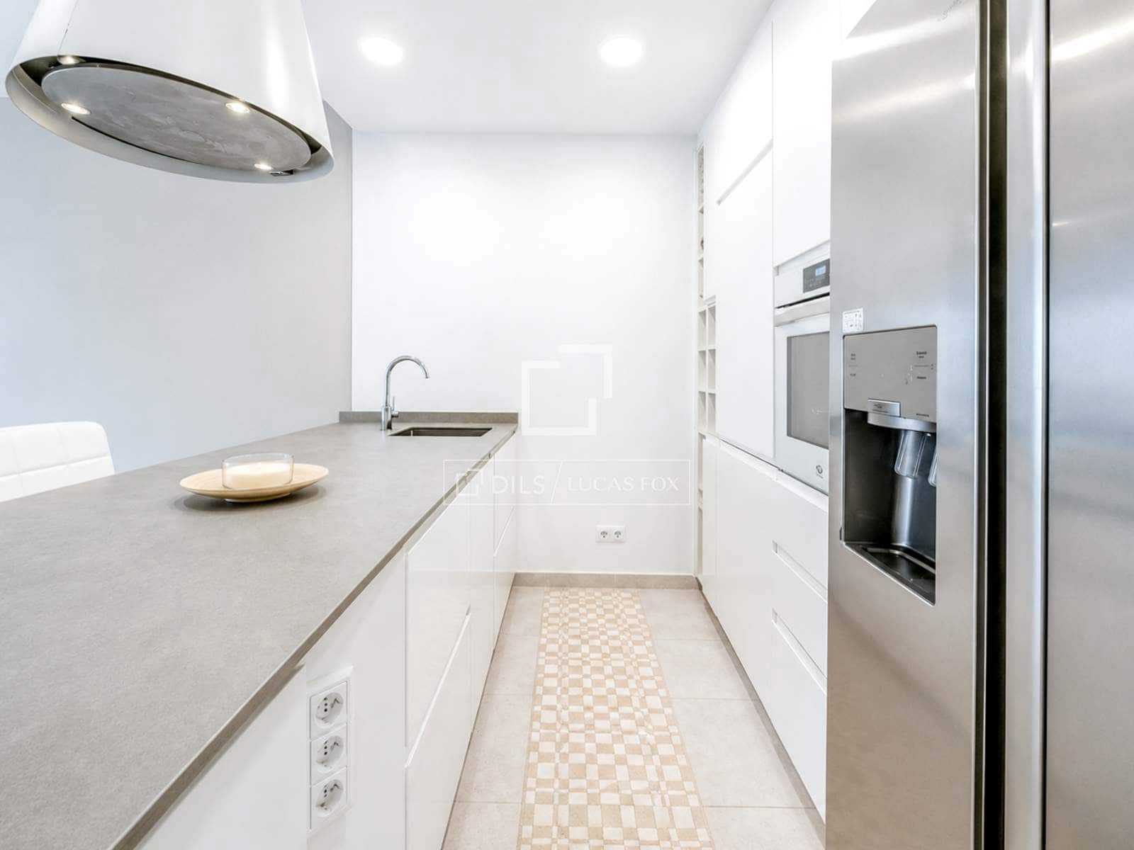 2 bedroom Apartment for sale in Sitges with pool garage - € 790,000 (Ref: 9046289)