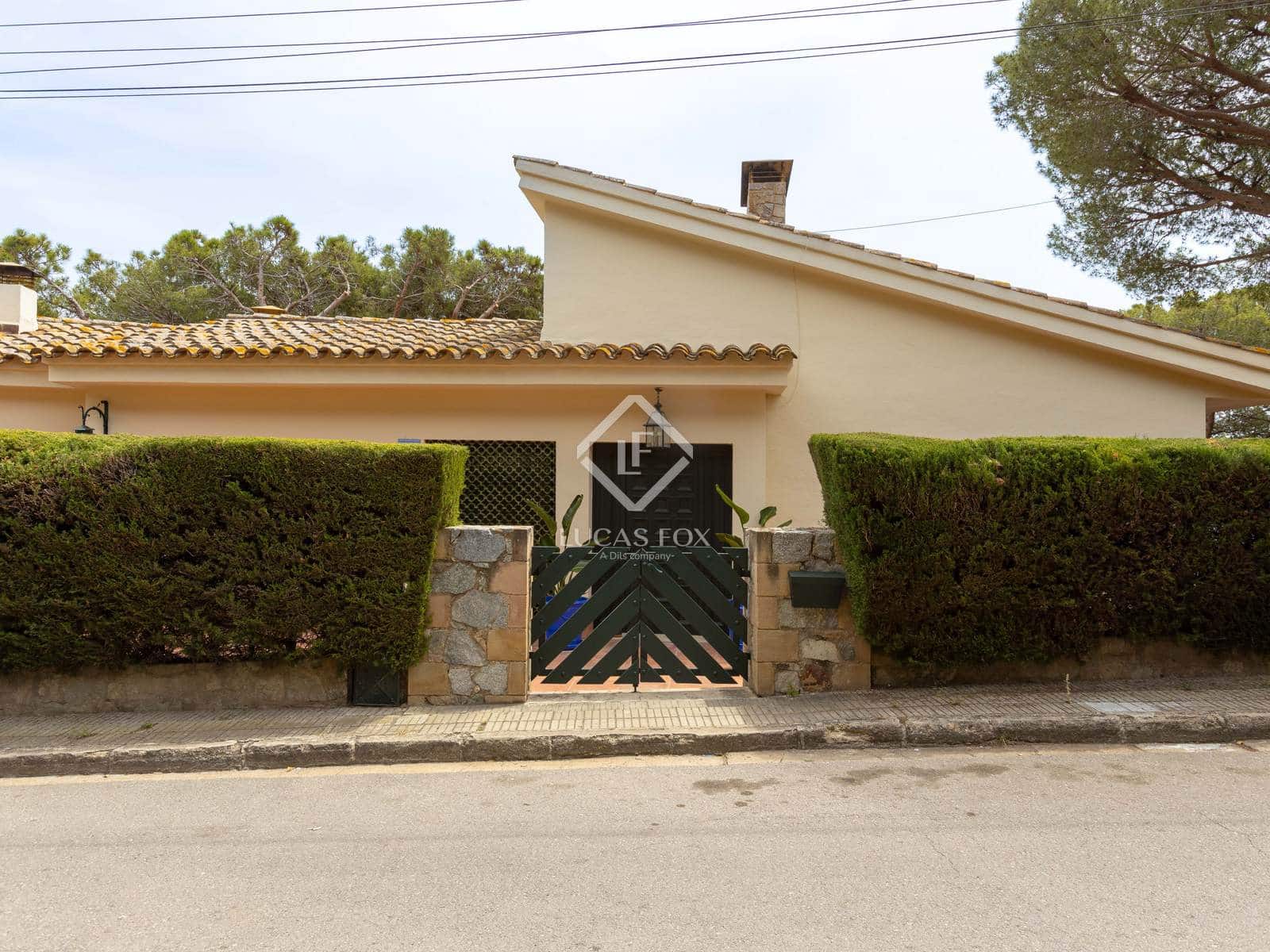 4 soverom Villa til salgs i Cabrils med svømmebasseng garasje - € 1 250 000 (Ref: 9049805)