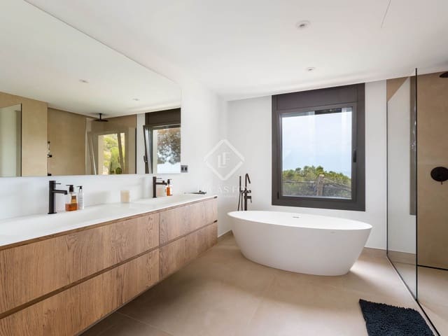 4 bedroom Villa for sale in Cabrils with pool garage - € 1,250,000 (Ref: 9049805)