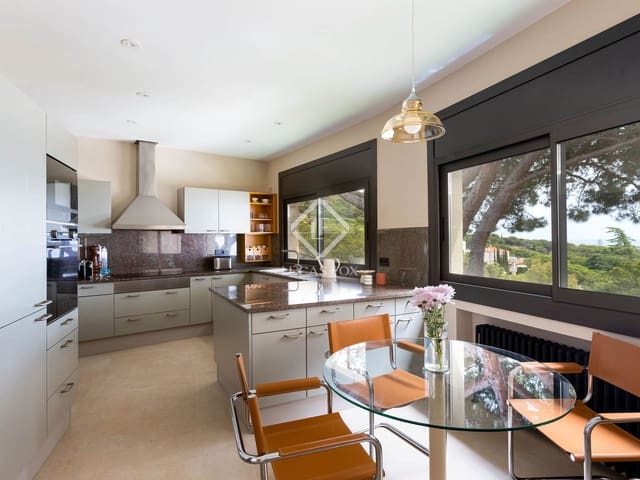 4 bedroom Villa for sale in Cabrils with pool garage - € 1,250,000 (Ref: 9049805)