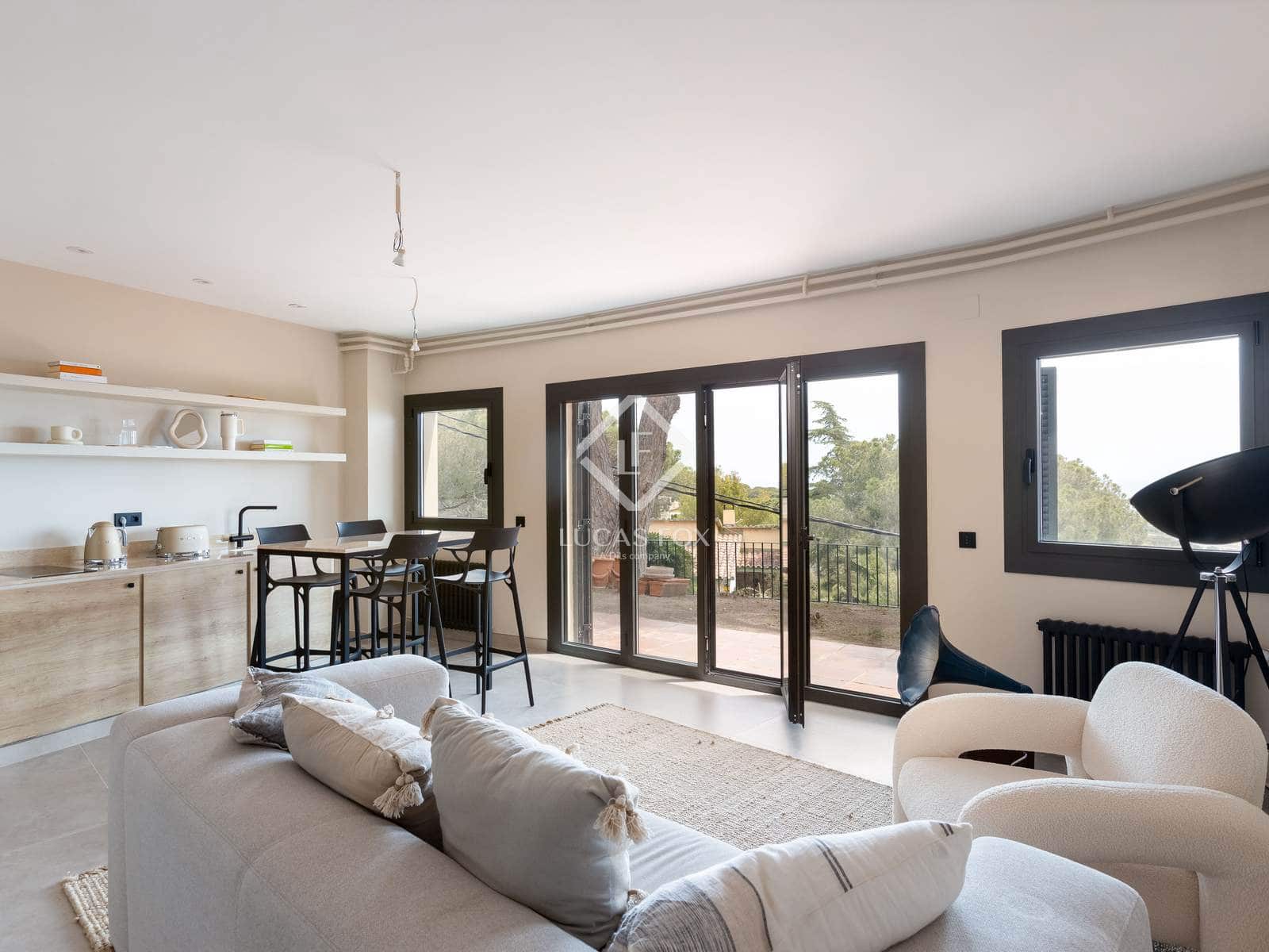 4 soverom Villa til salgs i Cabrils med svømmebasseng garasje - € 1 250 000 (Ref: 9049805)