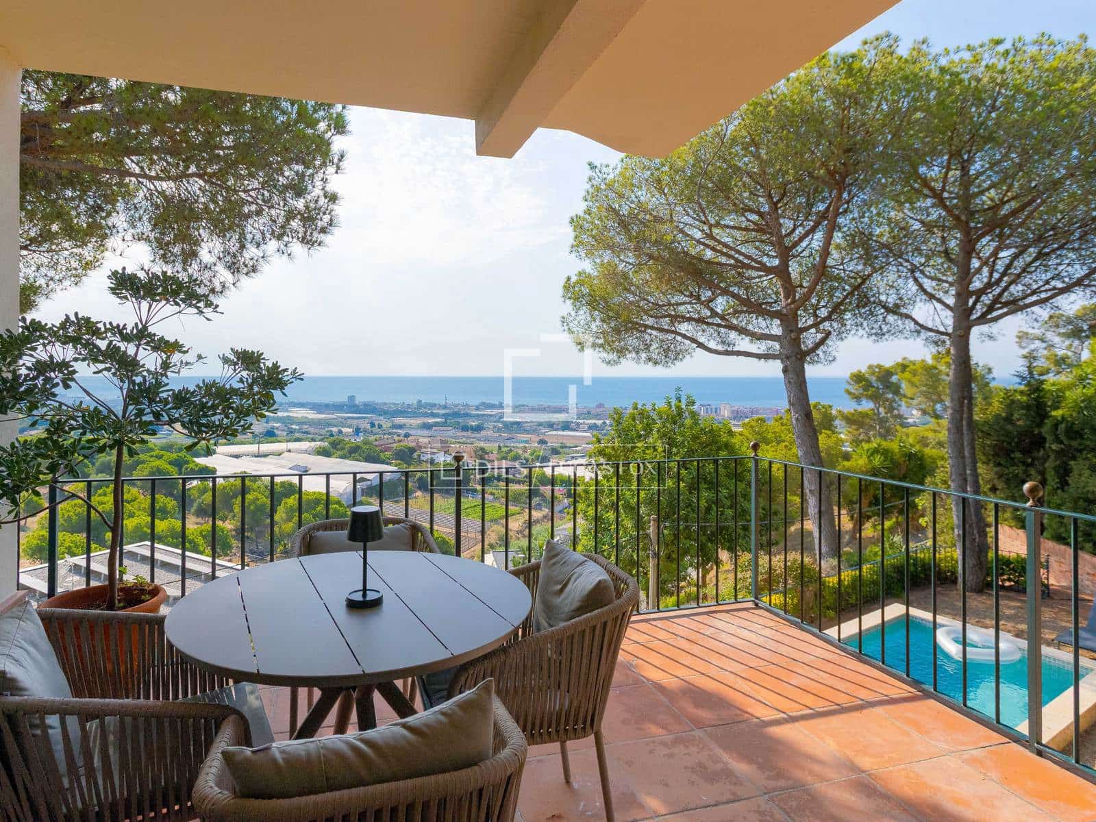4 slaapkamer Villa te koop in Cabrils met zwembad garage - € 1.290.000 (Ref: 9049805)
