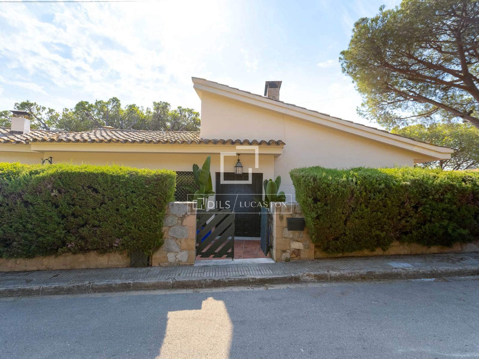 4 slaapkamer Villa te koop in Cabrils met zwembad garage - € 1.290.000 (Ref: 9049805)
