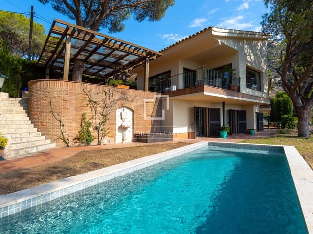 Chalet de 4 habitaciones en Cabrils en venta con piscina garaje - 1.290.000 € (Ref: 9049805)