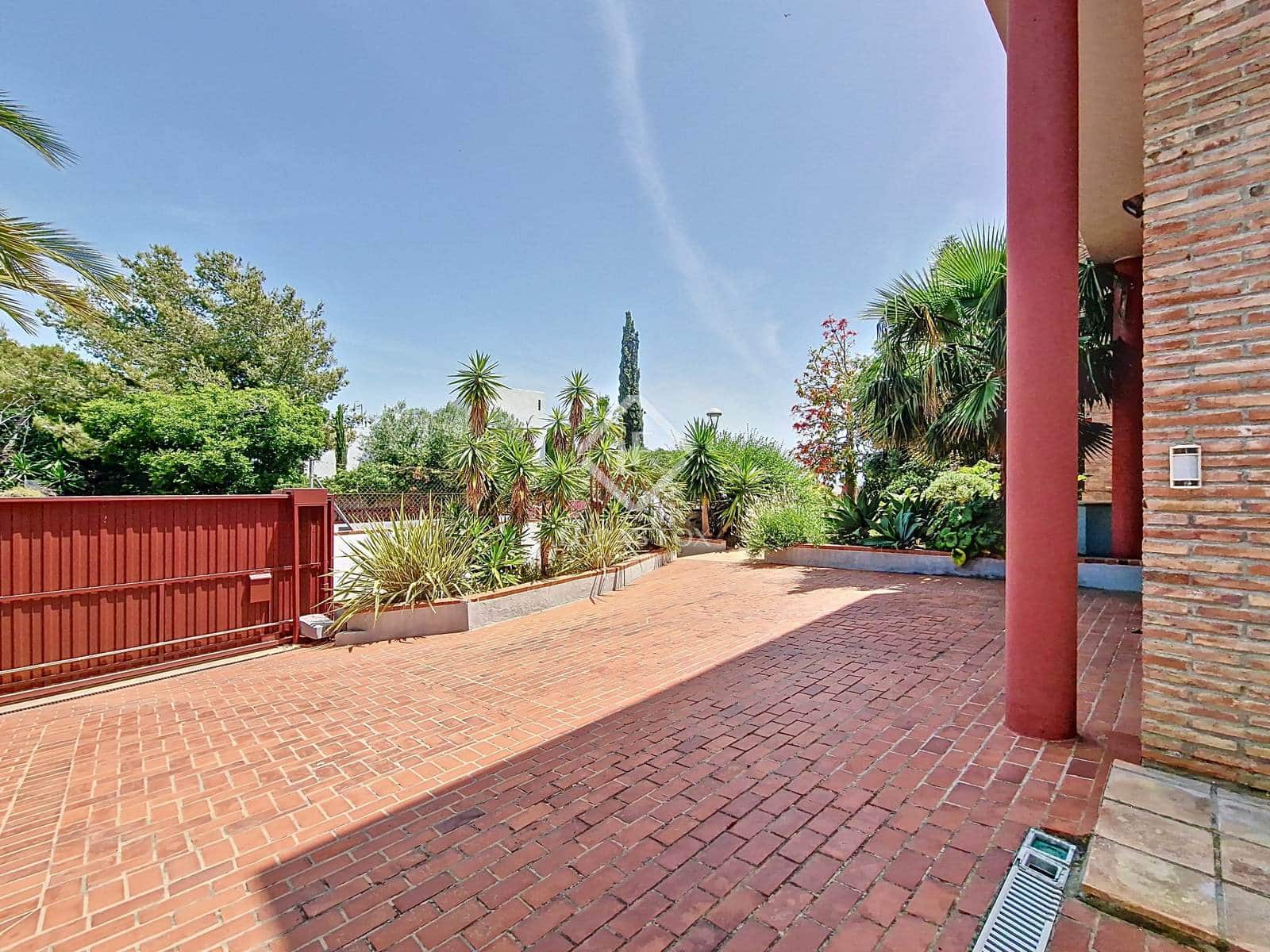 5 soveværelse Villa til salg i Vilanova i la Geltru med garage - € 980.000 (Ref: 9049806)