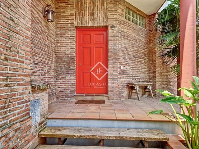 5 bedroom Villa for sale in Vilanova i la Geltrú with garage - € 980,000 (Ref: 9049806)