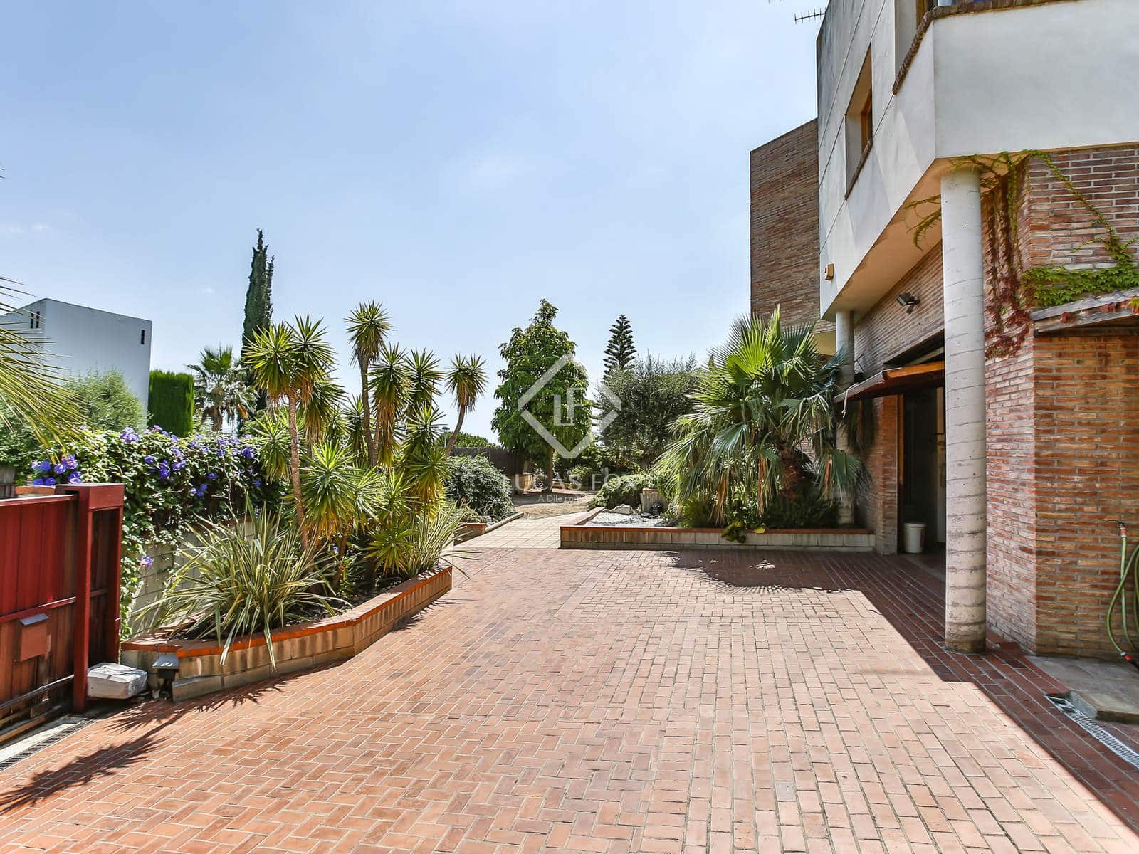 5 soveværelse Villa til salg i Vilanova i la Geltru med garage - € 980.000 (Ref: 9049806)