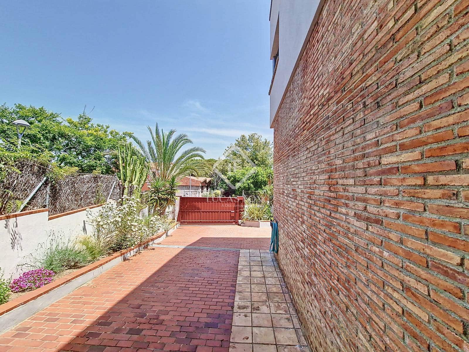 5 soveværelse Villa til salg i Vilanova i la Geltru med garage - € 980.000 (Ref: 9049806)