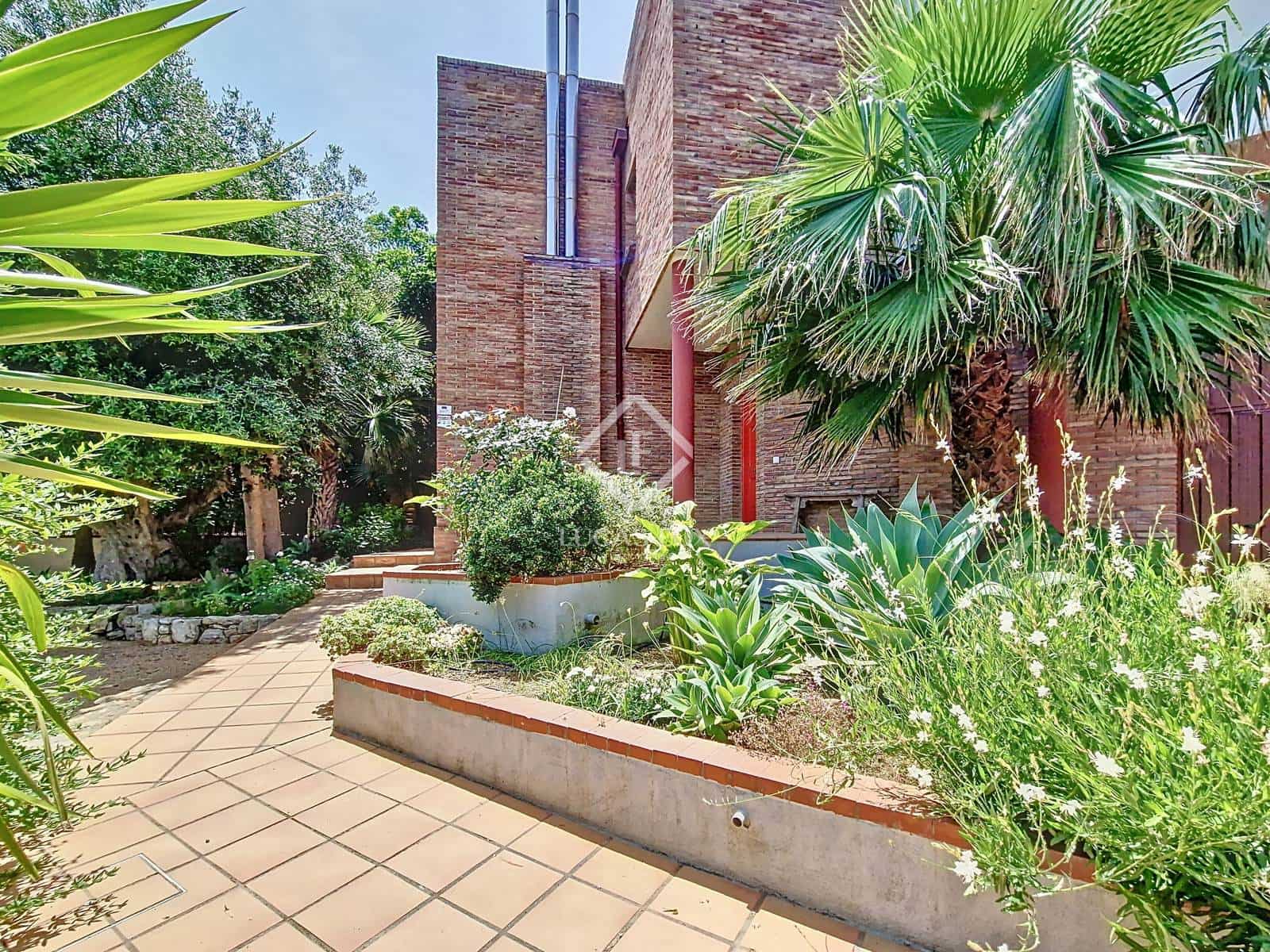 5 soveværelse Villa til salg i Vilanova i la Geltru med garage - € 980.000 (Ref: 9049806)