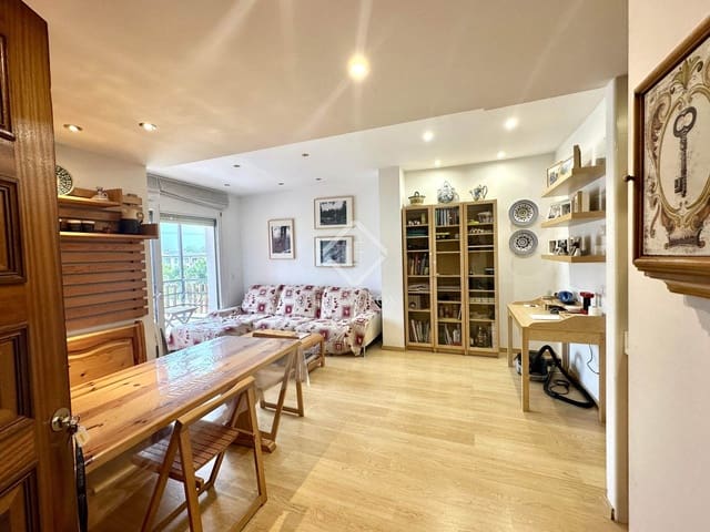 Apartamento de 2 habitaciones en Puigcerdà en venta - 200.000 € (Ref: 9049808)
