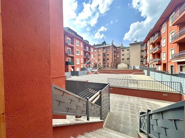 Apartamento de 2 habitaciones en Puigcerdà en venta - 200.000 € (Ref: 9049808)