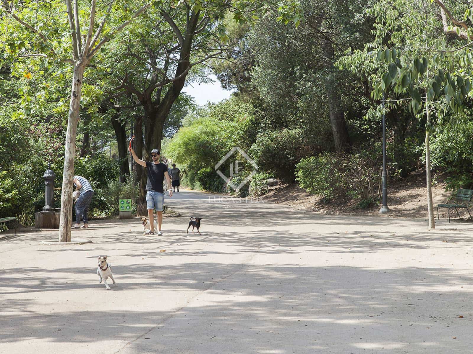 4 slaapkamer Appartement te koop in Barcelona stad - € 659.000 (Ref: 9050047)