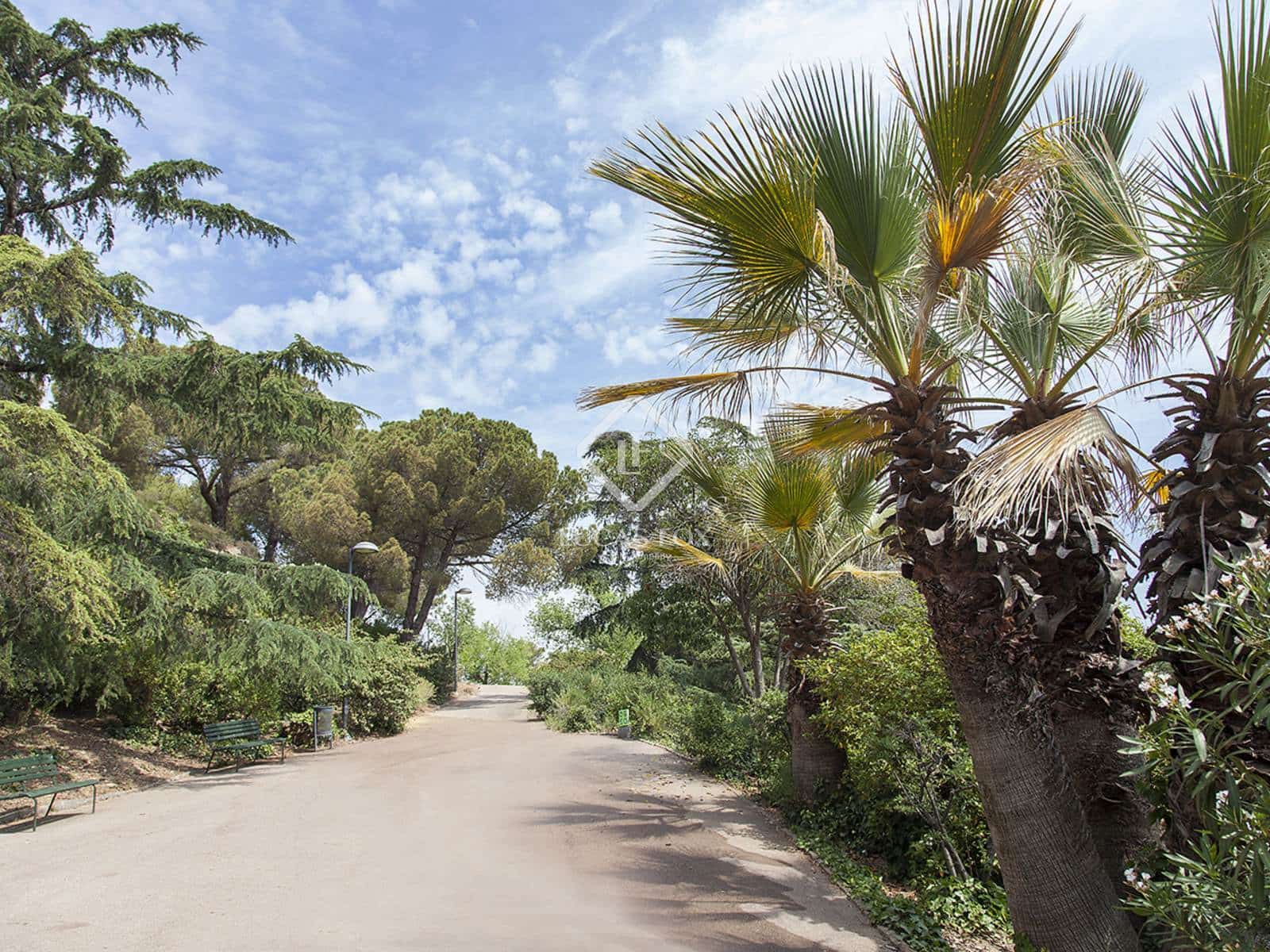 4 slaapkamer Appartement te koop in Barcelona stad - € 659.000 (Ref: 9050047)