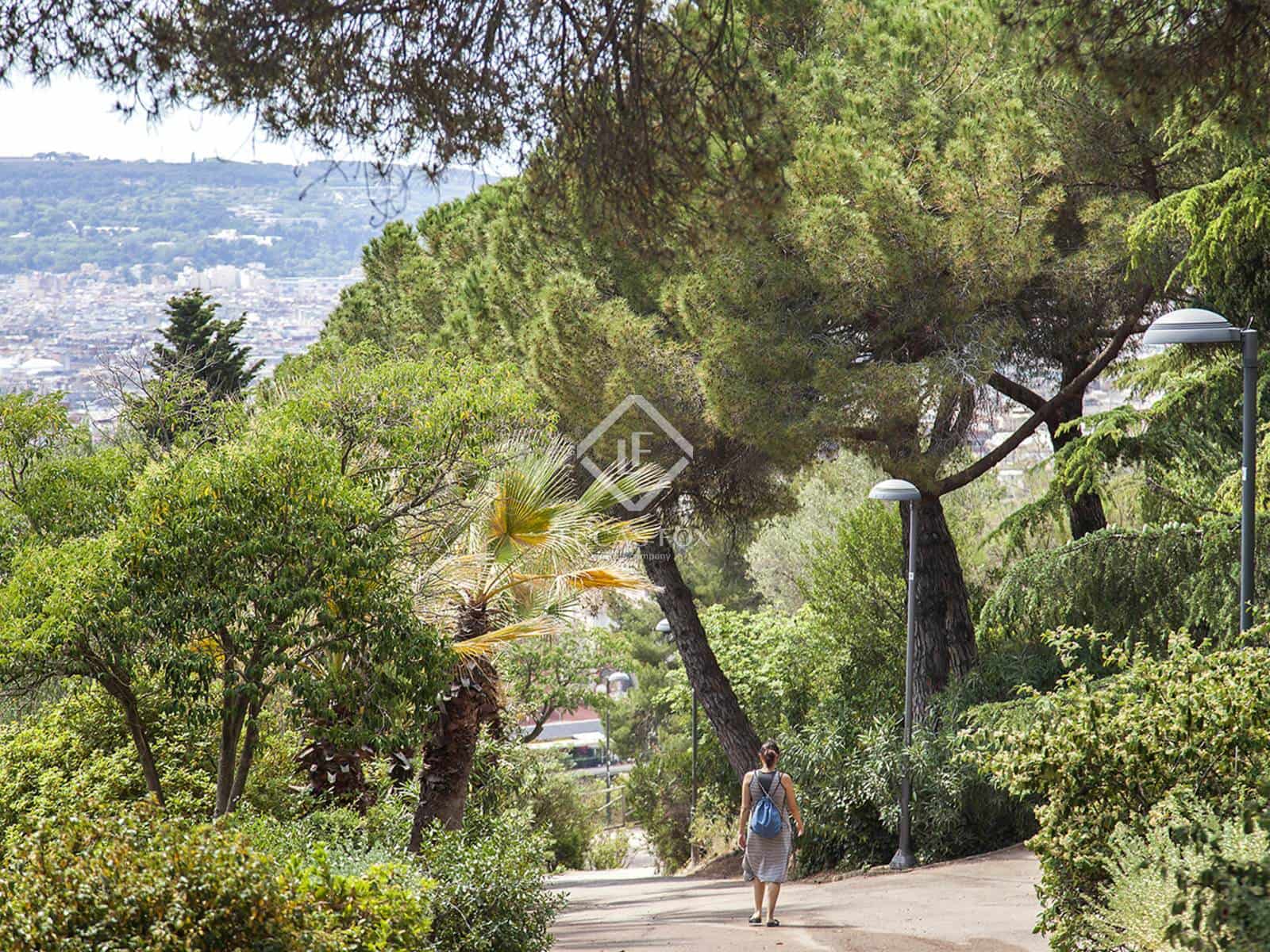 4 slaapkamer Appartement te koop in Barcelona stad - € 659.000 (Ref: 9050047)