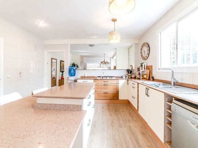 5 Zimmer Villa zu verkaufen in Sitges - 2.699.000 € (Ref: 9050050)