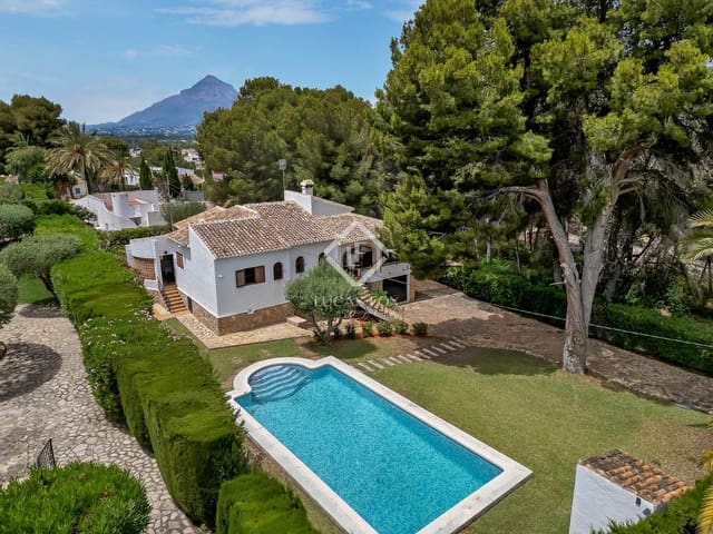 Chalet de 6 habitaciones en Javea / Xàbia en venta con piscina - 850.000 € (Ref: 9053597)