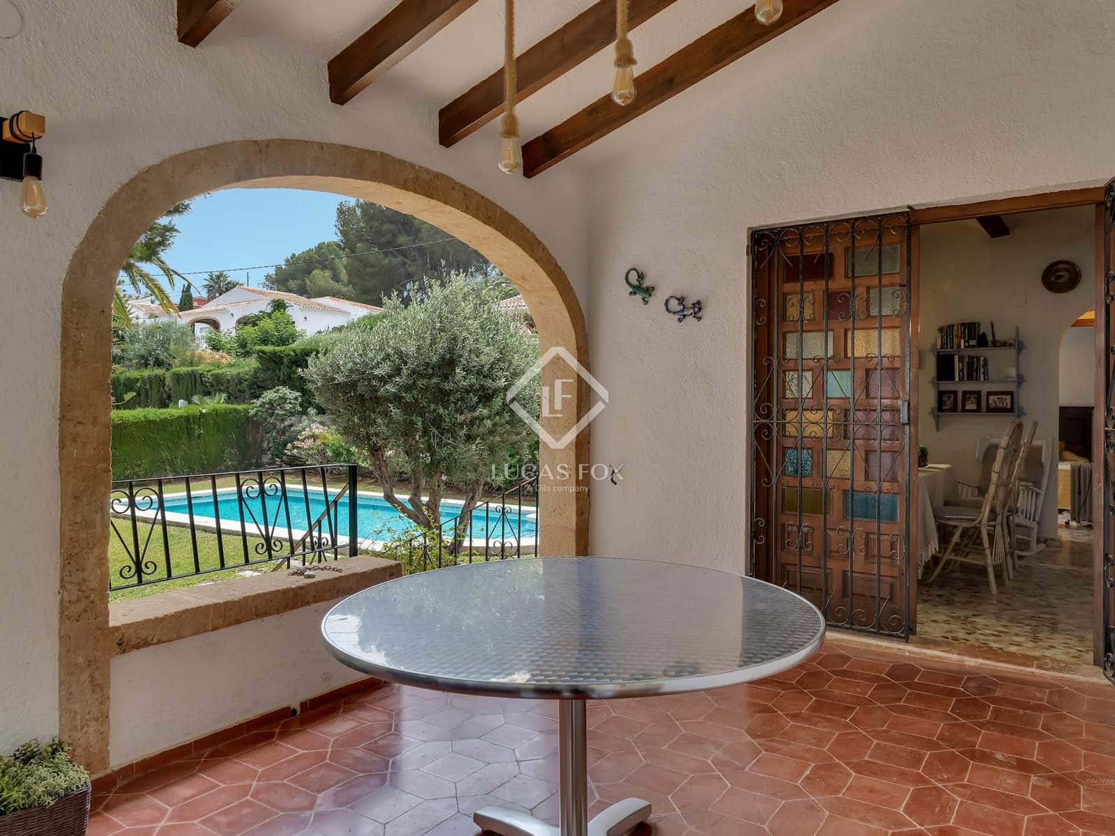 Chalet de 6 habitaciones en Javea / Xàbia en venta con piscina - 850.000 € (Ref: 9053597)