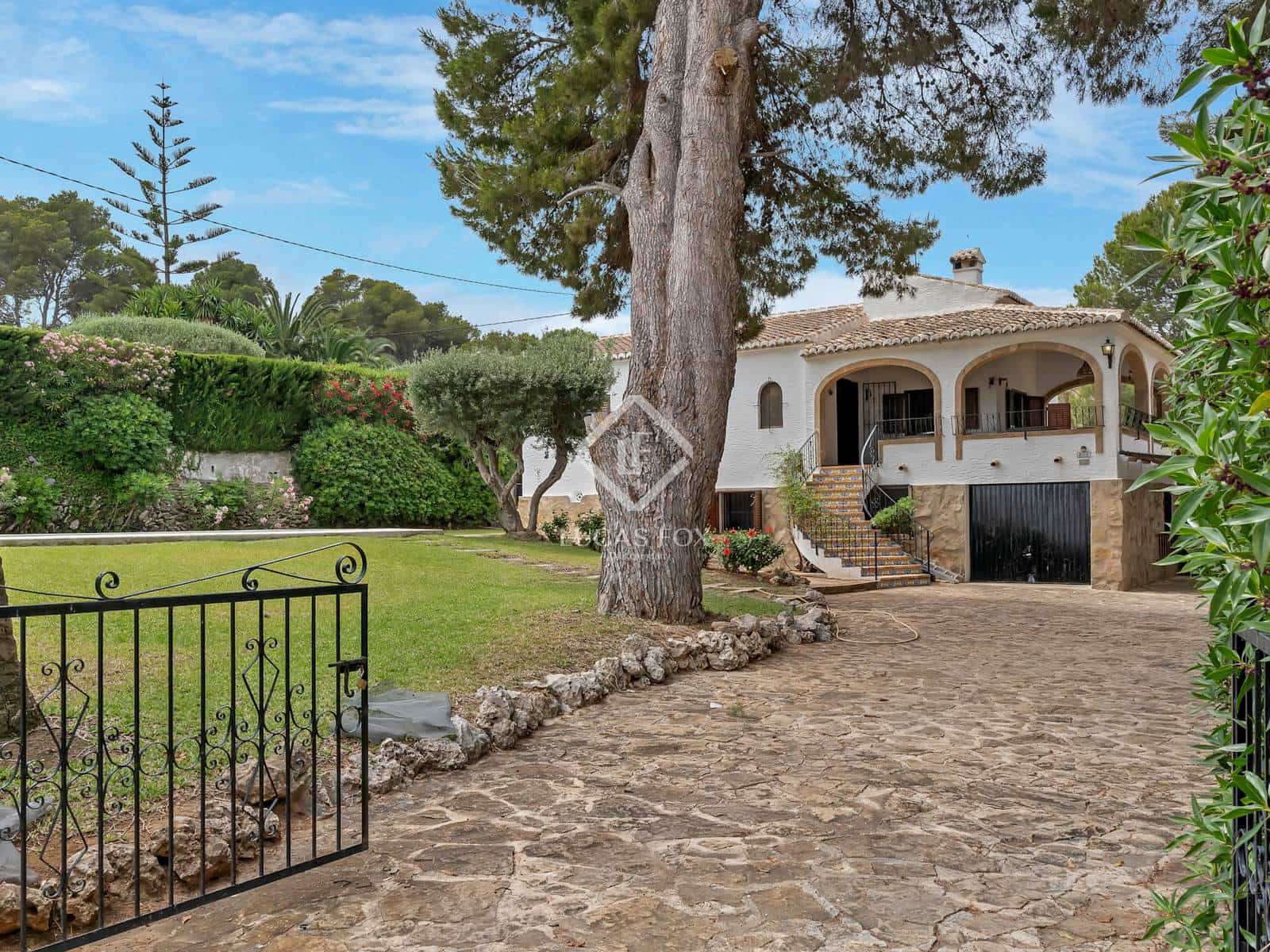 Chalet de 6 habitaciones en Javea / Xàbia en venta con piscina - 850.000 € (Ref: 9053597)