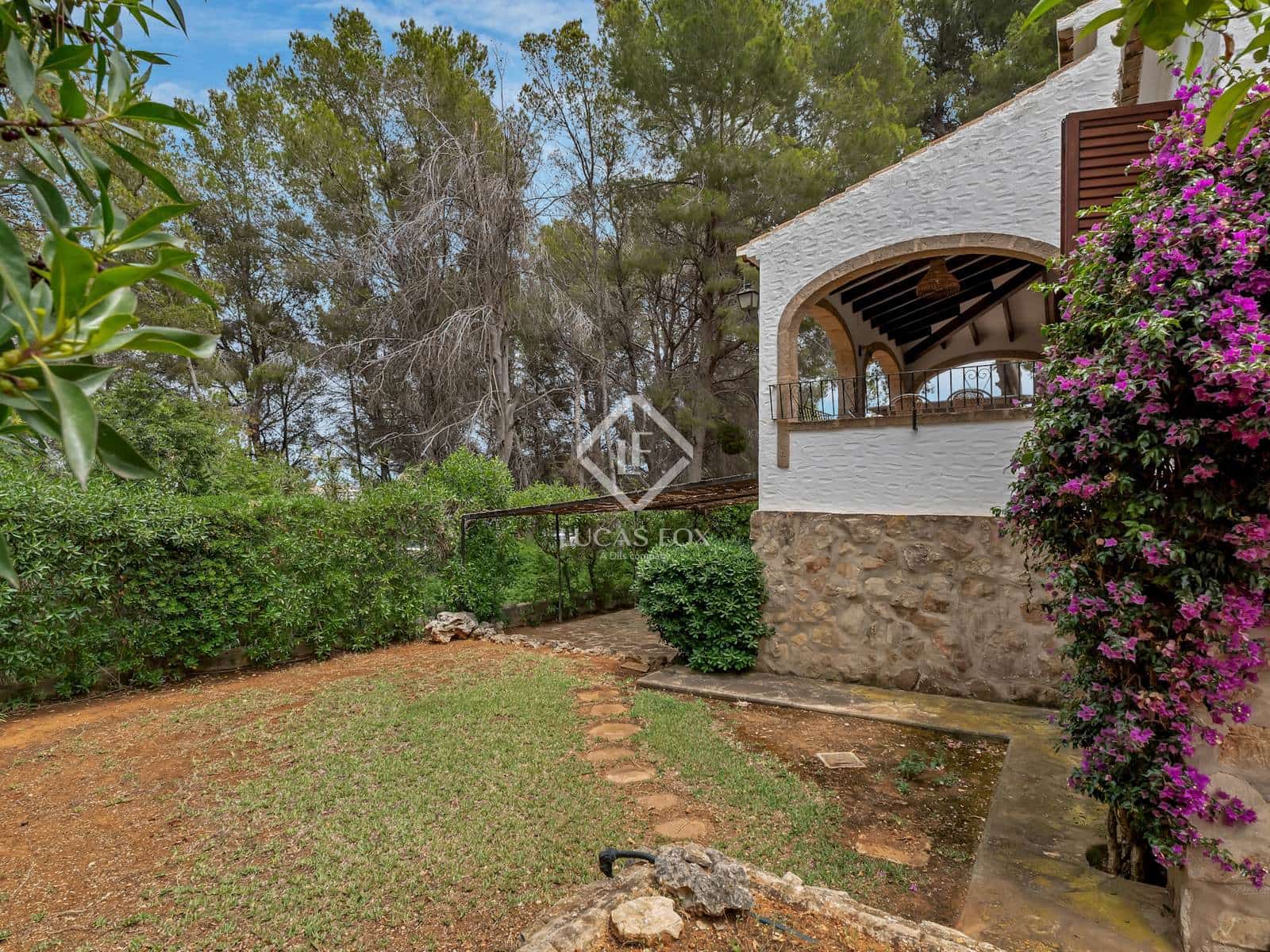 Chalet de 6 habitaciones en Javea / Xàbia en venta con piscina - 850.000 € (Ref: 9053597)