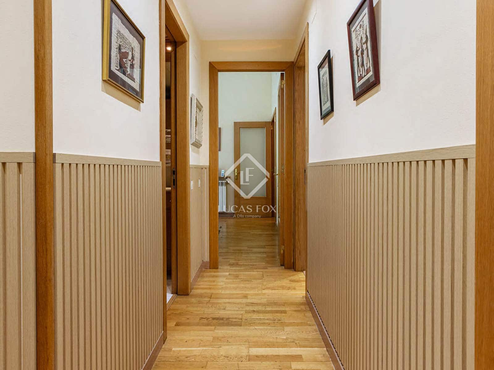 4 slaapkamer Appartement te koop in Barcelona stad met garage - € 795.000 (Ref: 9057075)