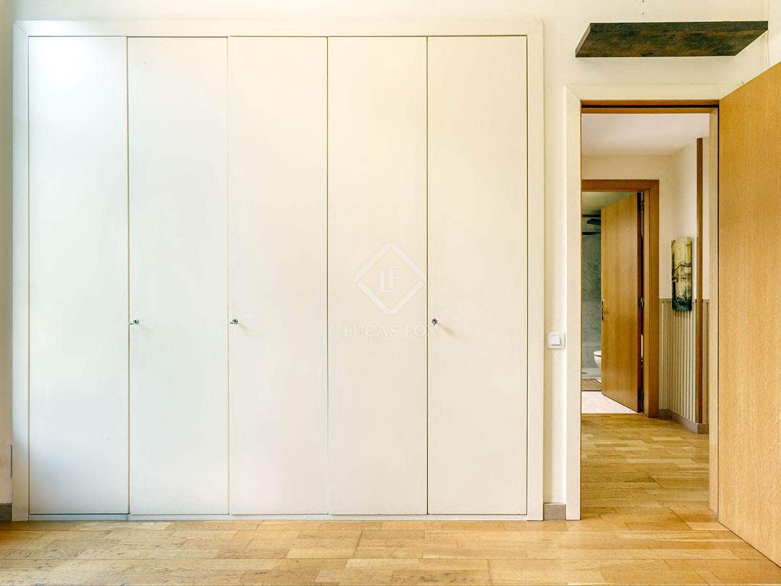 4 slaapkamer Appartement te koop in Barcelona stad met garage - € 795.000 (Ref: 9057075)