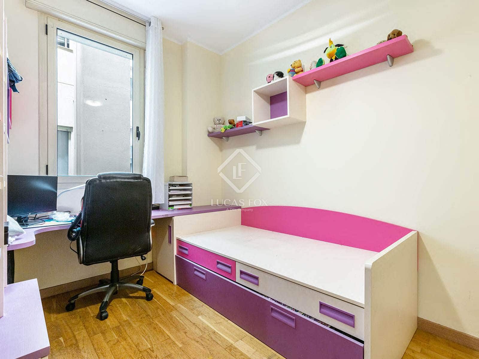 4 slaapkamer Appartement te koop in Barcelona stad met garage - € 795.000 (Ref: 9057075)