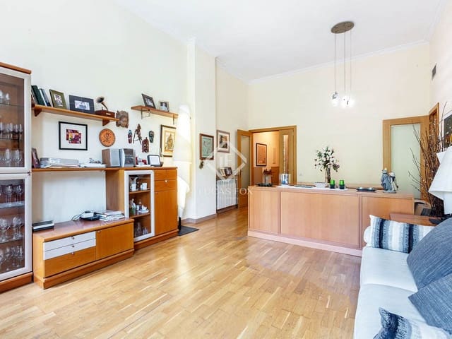 4 slaapkamer Appartement te koop in Barcelona stad met garage - € 795.000 (Ref: 9057075)