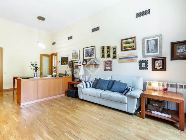 4 slaapkamer Appartement te koop in Barcelona stad met garage - € 795.000 (Ref: 9057075)
