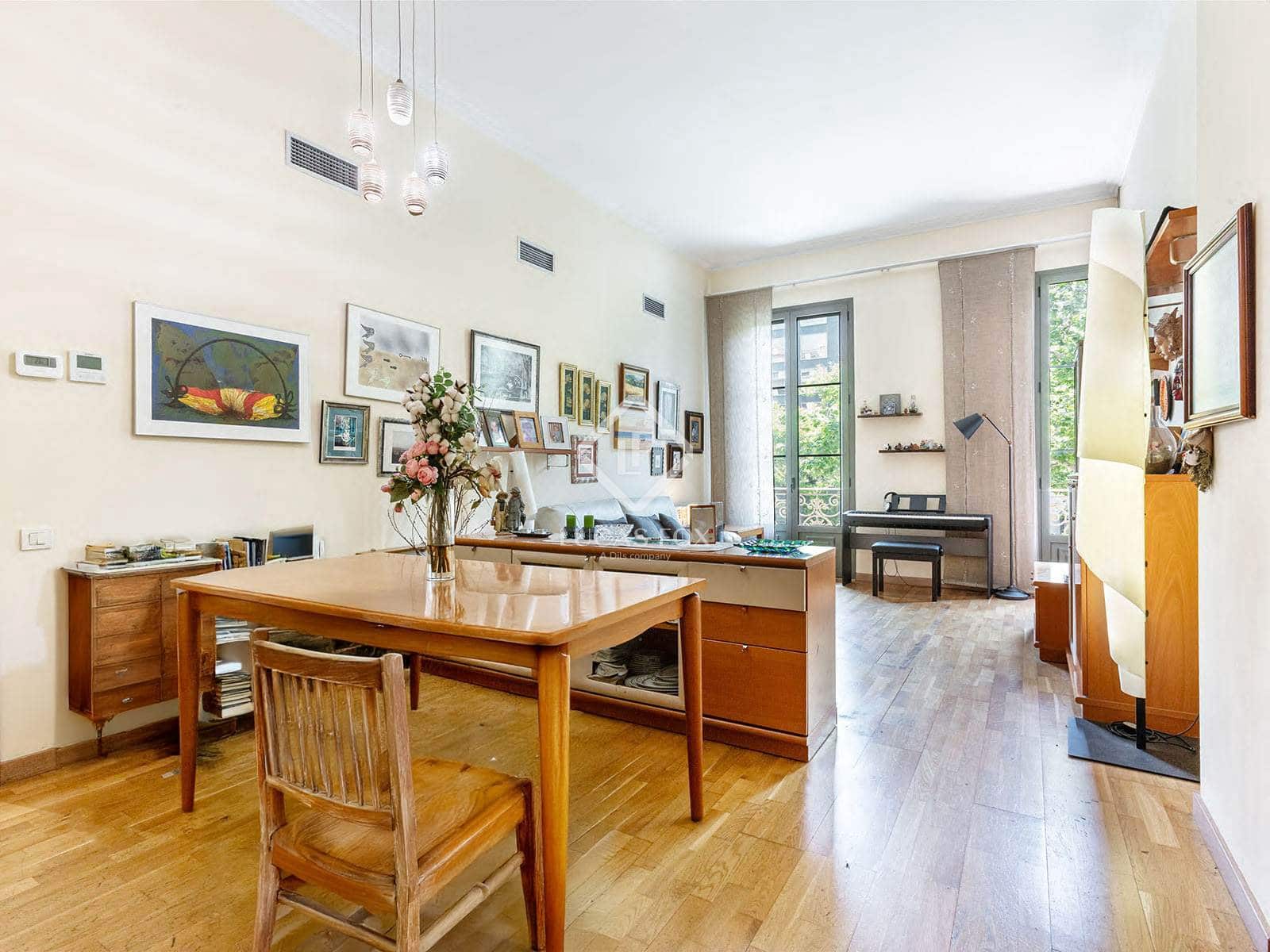 4 slaapkamer Appartement te koop in Barcelona stad met garage - € 795.000 (Ref: 9057075)