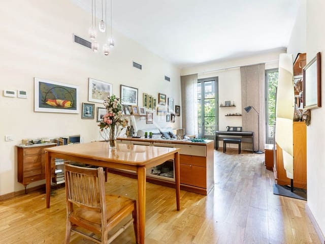 4 slaapkamer Appartement te koop in Barcelona stad met garage - € 795.000 (Ref: 9057075)