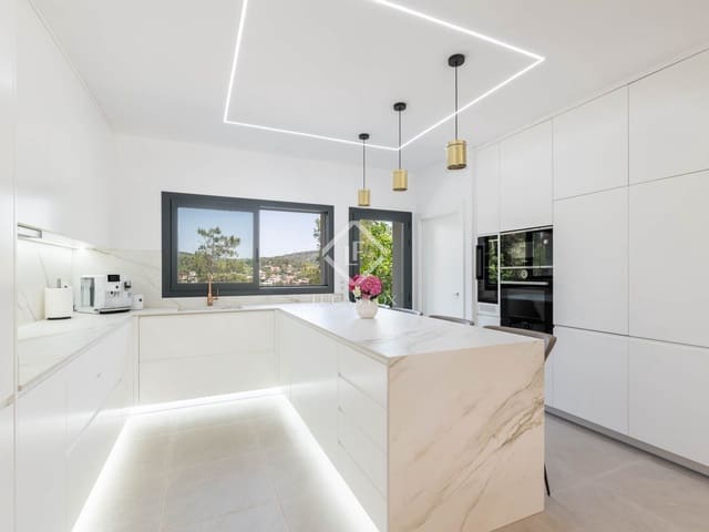 8 soverom Villa til salgs i Begues med svømmebasseng garasje - € 1 749 000 (Ref: 9057084)