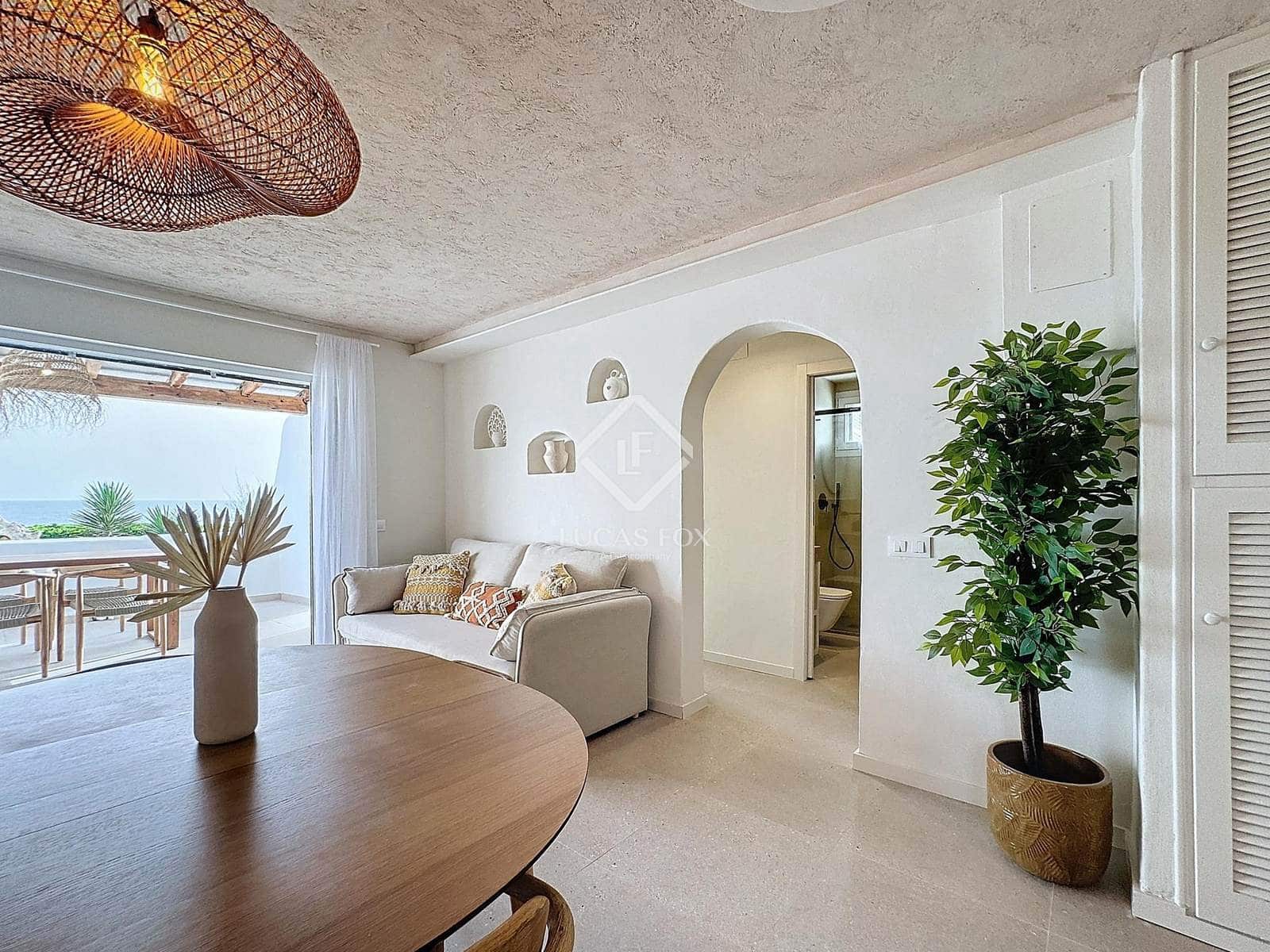 3 bedroom Villa for sale in Ciutadella de Menorca with pool - € 675,000 (Ref: 9057156)