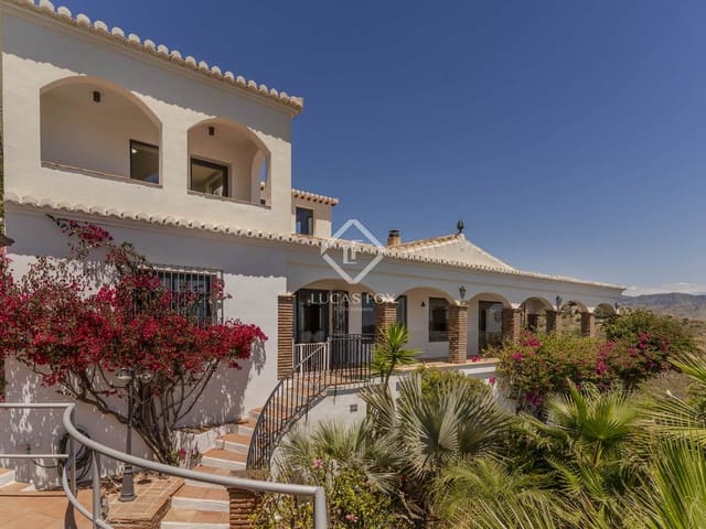 5 bedroom Villa for sale in La Herradura, Almuñécar with pool garage - € 2,150,000 (Ref: 9058002)