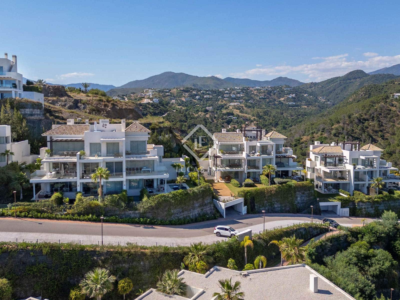 Apartamento de 3 habitaciones en Benahavís en venta con piscina garaje - 999.000 € (Ref: 9058314)