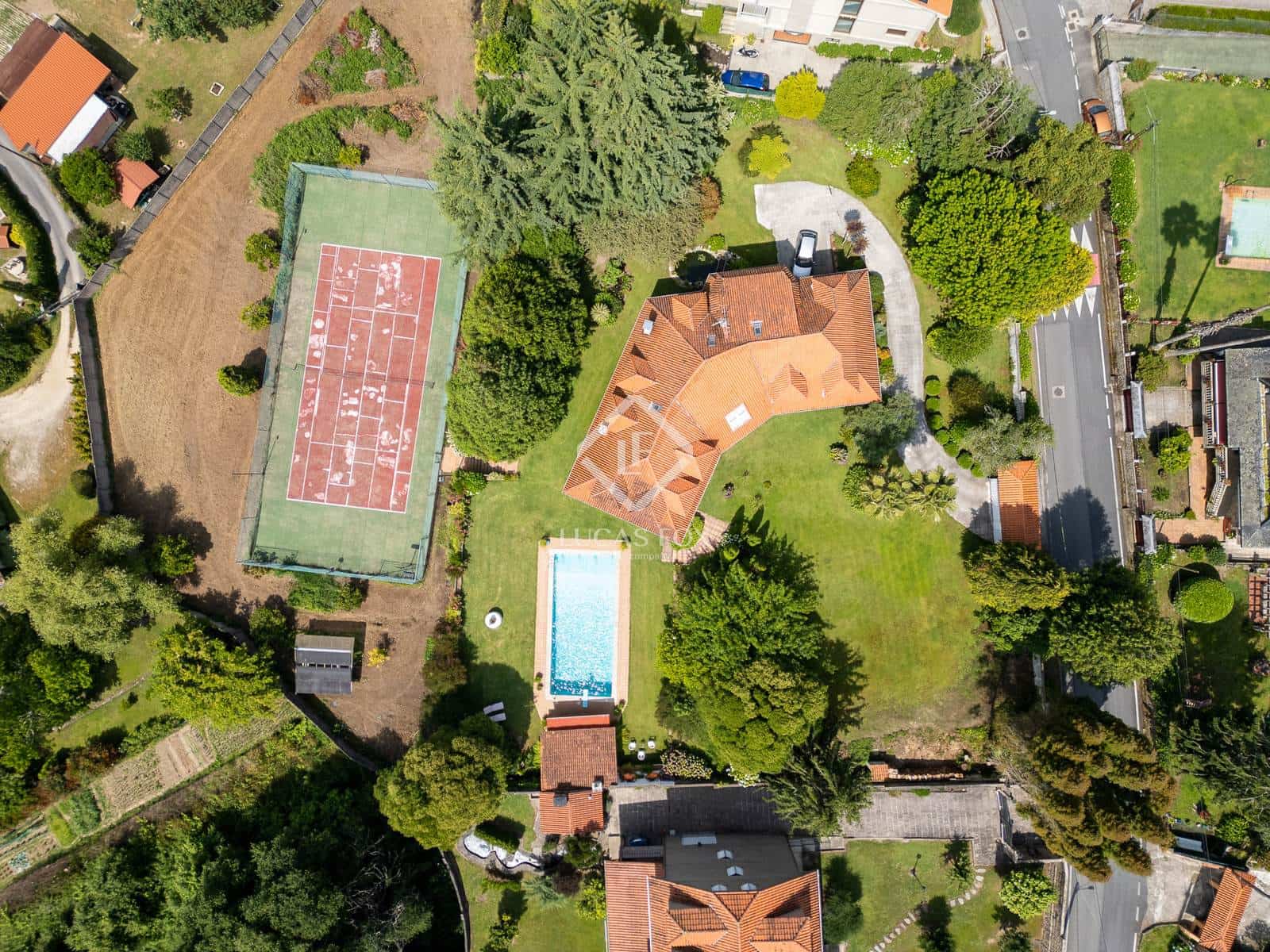 5 soveværelse Villa til salg i Pontevedra by med swimmingpool garage - € 1.250.000 (Ref: 9058317)