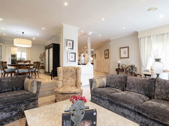 5 bedroom Villa for sale in Pontevedra city with pool garage - € 1,250,000 (Ref: 9058317)