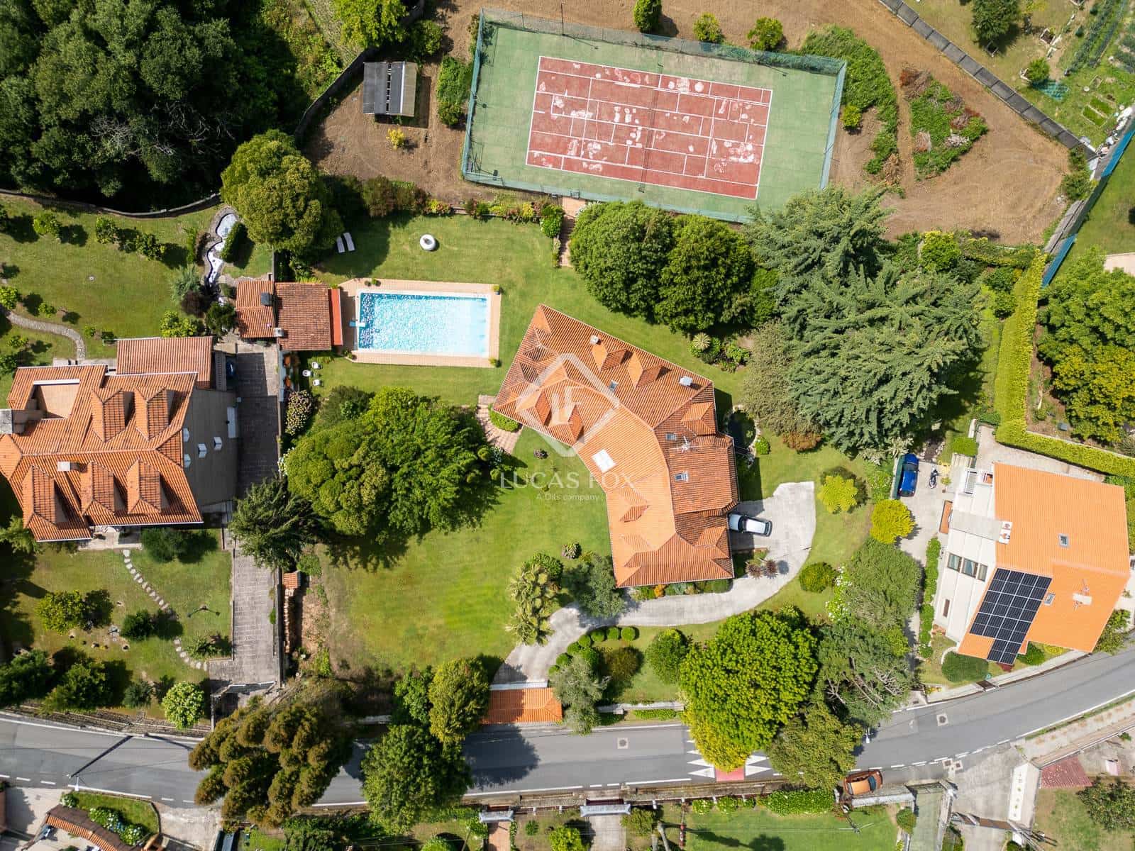 5 soveværelse Villa til salg i Pontevedra by med swimmingpool garage - € 1.250.000 (Ref: 9058317)