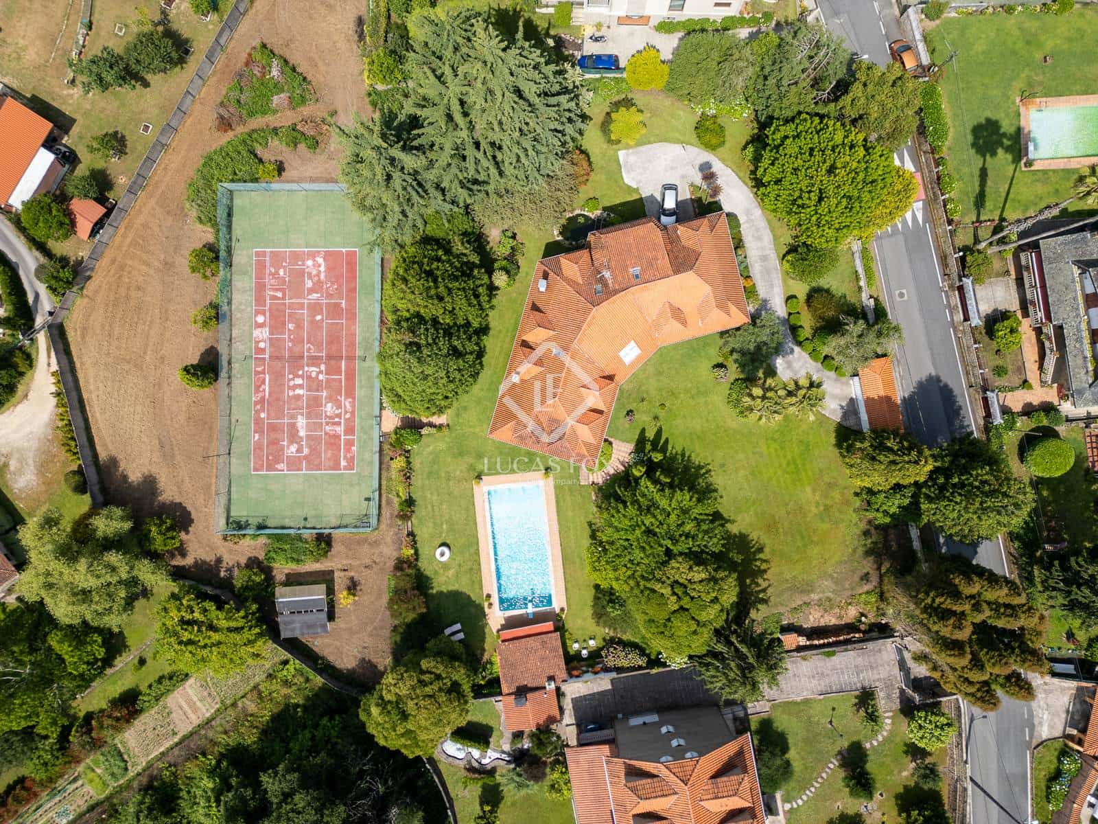 5 soveværelse Villa til salg i Pontevedra by med swimmingpool garage - € 1.250.000 (Ref: 9058317)