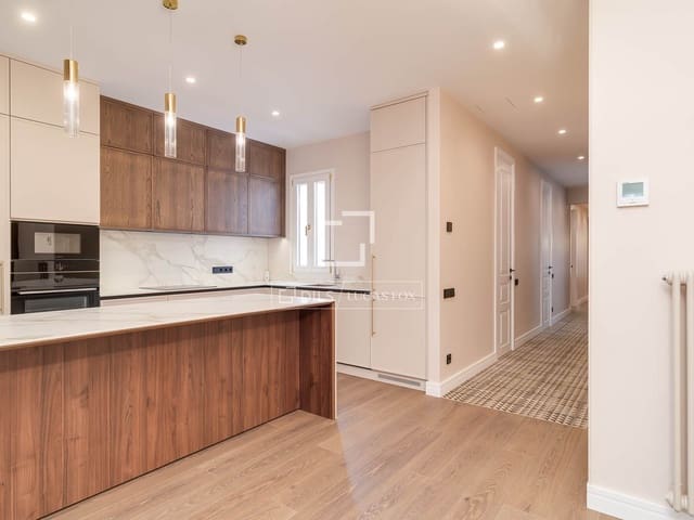 4 soveværelse Lejlighed til salg i Barcelona by med garage - € 1.435.000 (Ref: 9058438)