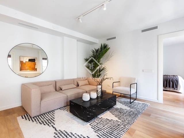 Apartamento de 3 habitaciones en Barcelona ciudad en venta con piscina - 740.000 € (Ref: 9058604)