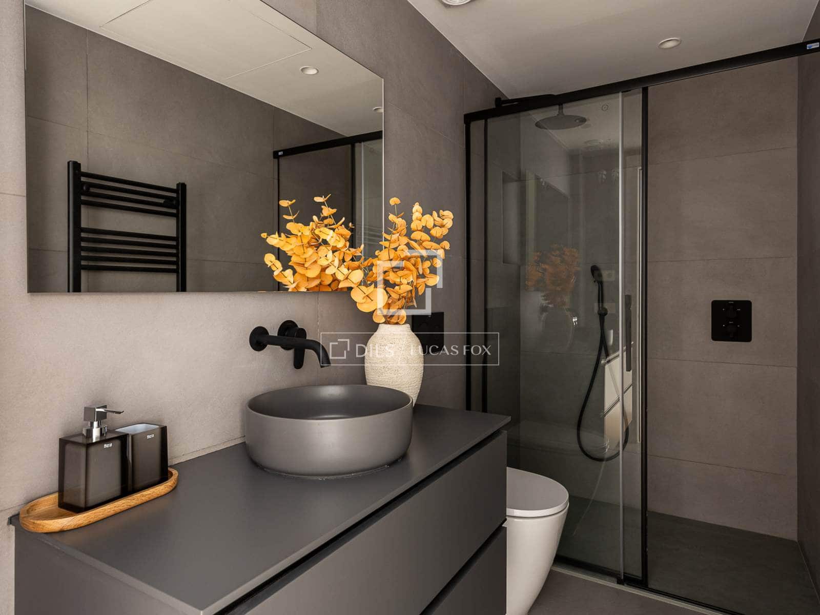 3 bedroom Apartment for sale in Barcelona city with pool - € 740,000 (Ref: 9058604)