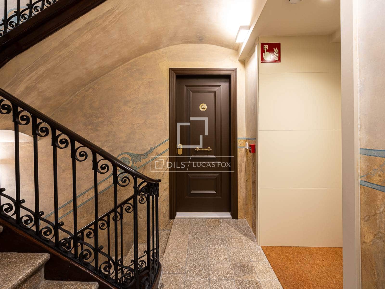 3 bedroom Apartment for sale in Barcelona city with pool - € 740,000 (Ref: 9058604)