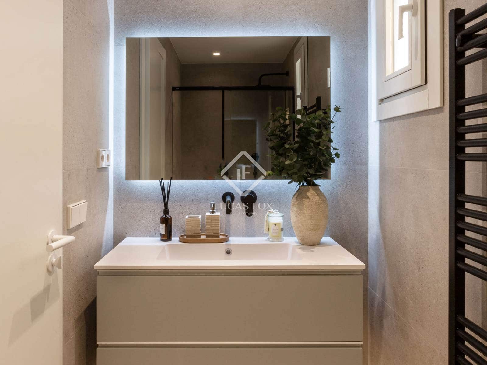 3 bedroom Apartment for sale in Barcelona city with pool - € 800,000 (Ref: 9058609)